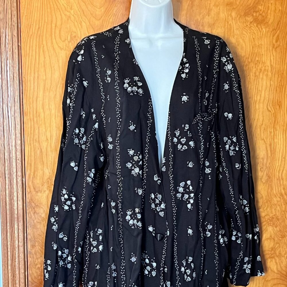 Leslie Fay women's black and white jacket - size 18